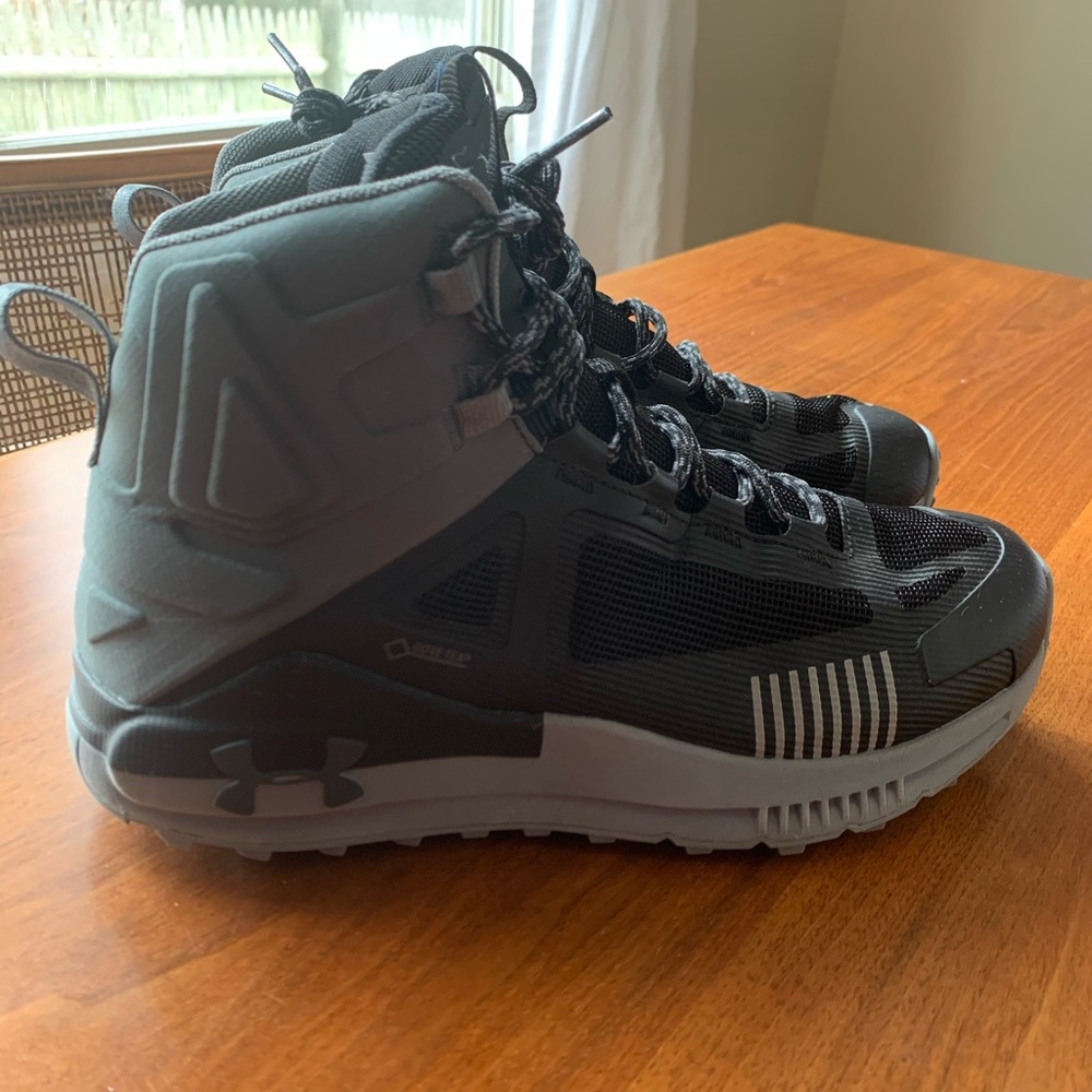 Under armour verge mid GTX hiking boot - men’s 9